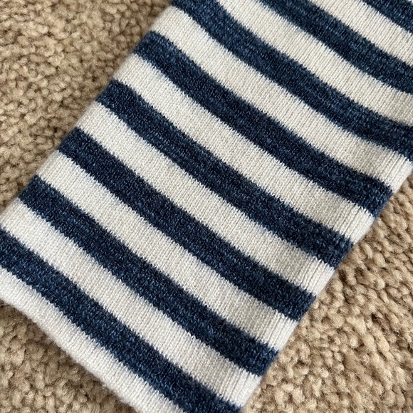Banana Republic brand sweater, size Medium, navy/white stripe - Picture 5 of 9